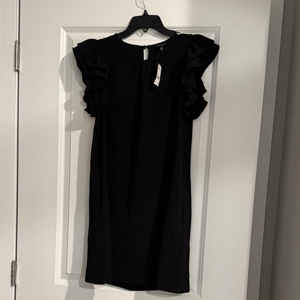 Versona Classic Black Dress with Keyhole Detail